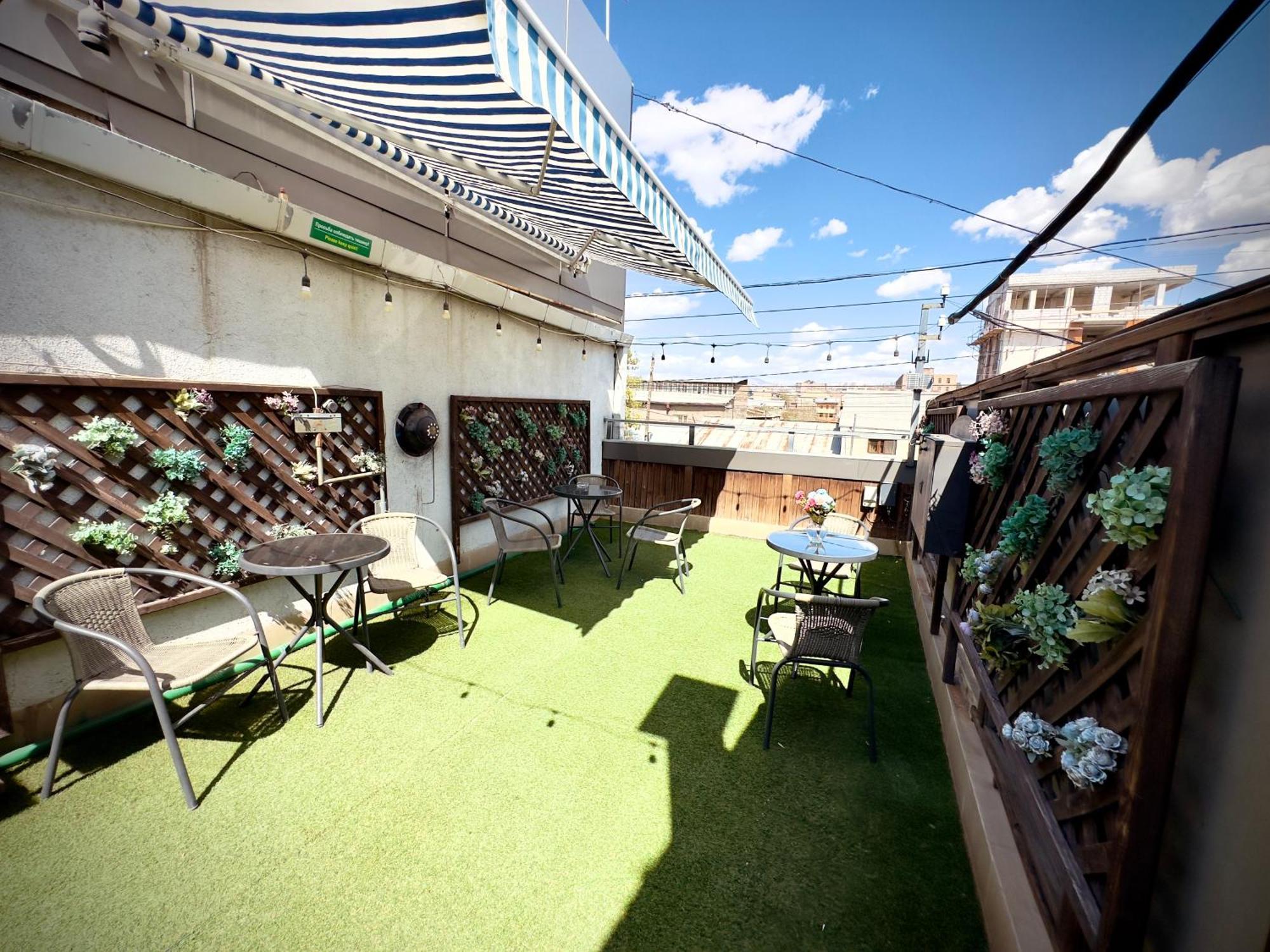 Nava Hotel 예레반 외부 사진